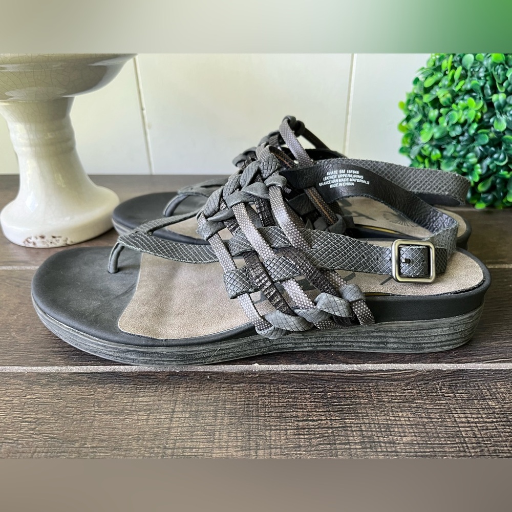 OTBT Aviate Leather Sandals Size 9M
